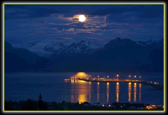 FullMoonfromHalcyonHeightsHottubDeckHomerAlaska